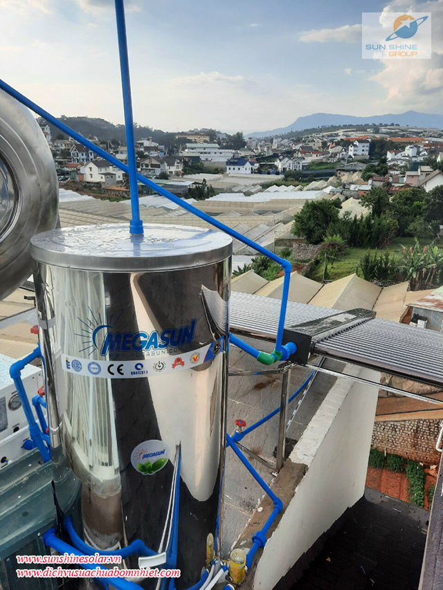 Lắp đặt hệ nước nóng trung tâm năng lượng kết hợp heatpump cho biệt thự Lắp đặt hệ nước nóng trung tâm năng lượng kết hợp heatpump cho biệt thự